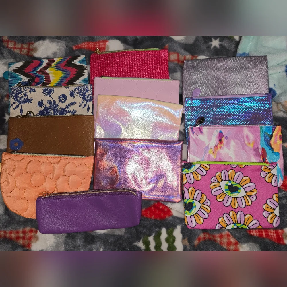 IPSY Makeup Bags - Picture 1 of 2